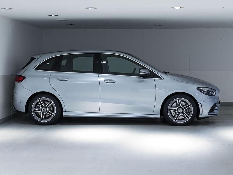 Neu Mercedes B250e 234 PS (172 kW) 2025 Silber Van / Kleinbus