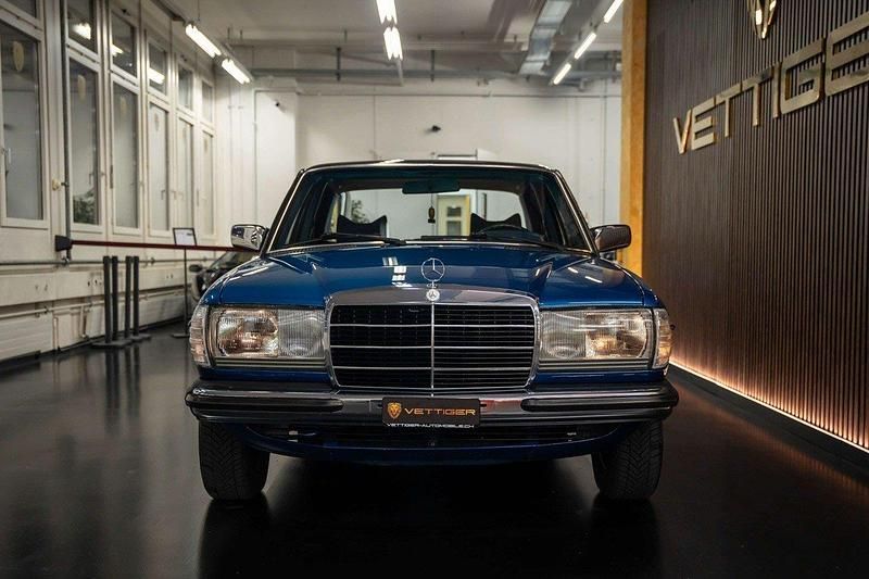 Gebraucht Mercedes 250 129 PS (94 kW) 1978 Limousine