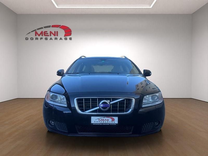 Gebraucht 2010 Volvo V70 Momentum Kombi | CHF 4’890 (Fairer Preis) - Bild 1/4