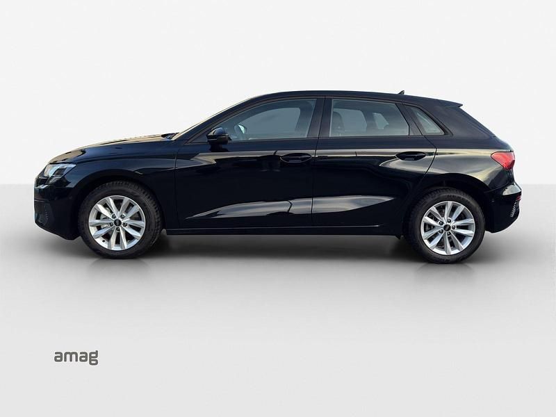 Gebraucht Audi A3 Attraction 150 PS (110 kW) 2022 Brillantschwarz Limousine