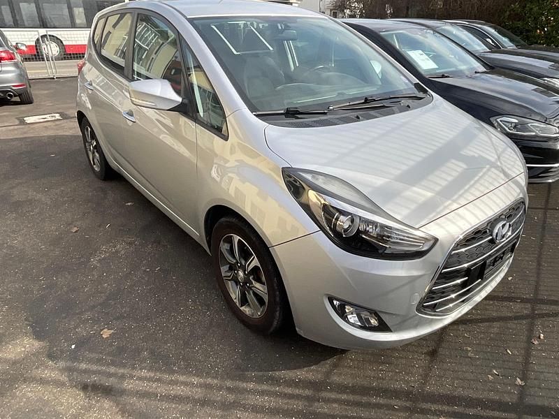 Gebraucht Hyundai ix20 125 PS (91 kW) 2016 Kleinwagen