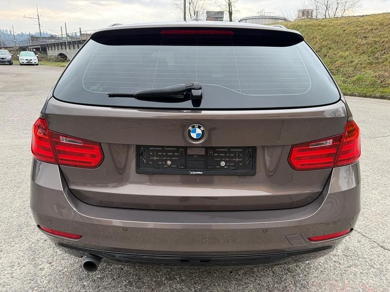 Gebraucht BMW 320 Luxury Line 184 PS (135 kW) 2012 Kombi