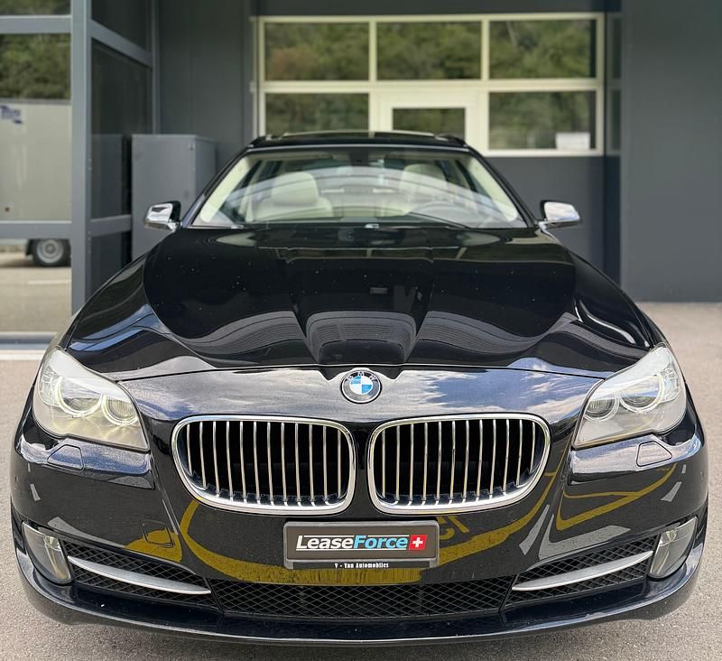 Gebraucht BMW 530 258 PS (189 kW) 2013 Kombi