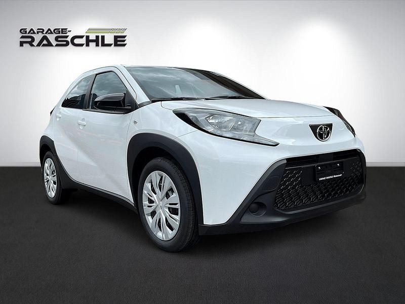 Weiss Neu 2025 Toyota Aygo X Comfort SUV | CHF 17’900 (Guter Preis) - Bild 1/4