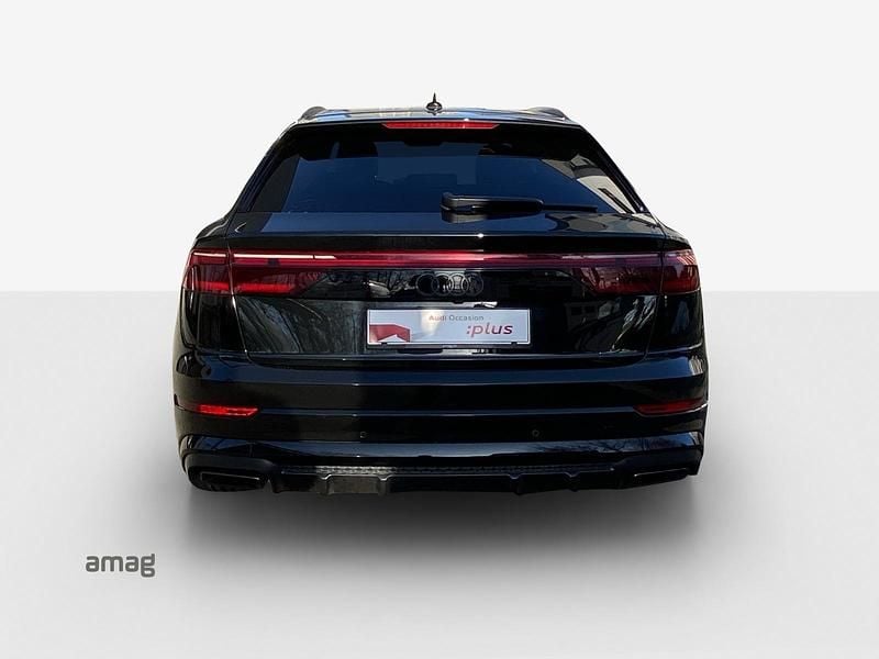 Gebraucht Audi Q8 Ambiente 394 PS (289 kW) 2024 Mythosschwarz metallic SUV