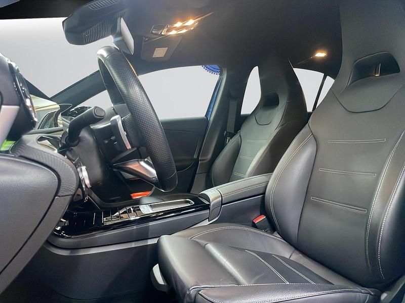 Gebraucht Mercedes A200 AMG line 177 PS (130 kW) 2024 Blau Limousine