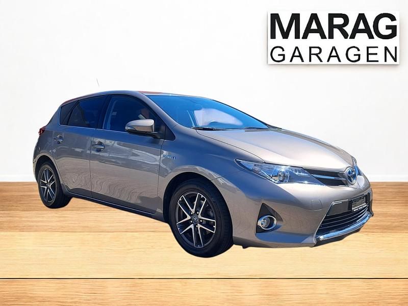 Gebraucht Toyota Auris Hybrid Trend 136 PS (100 kW) 2015 Braun Limousine