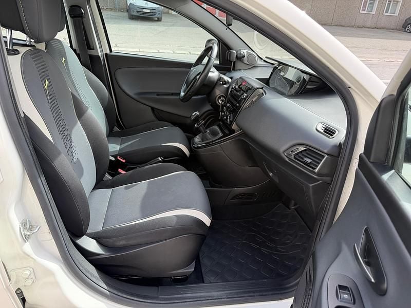 Gebraucht Lancia Ypsilon 85 PS (62 kW) 2015 Kleinwagen