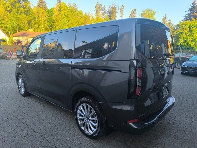 Gebraucht Ford Tourneo Titanium 170 PS (125 kW) 2024 Van / Kleinbus