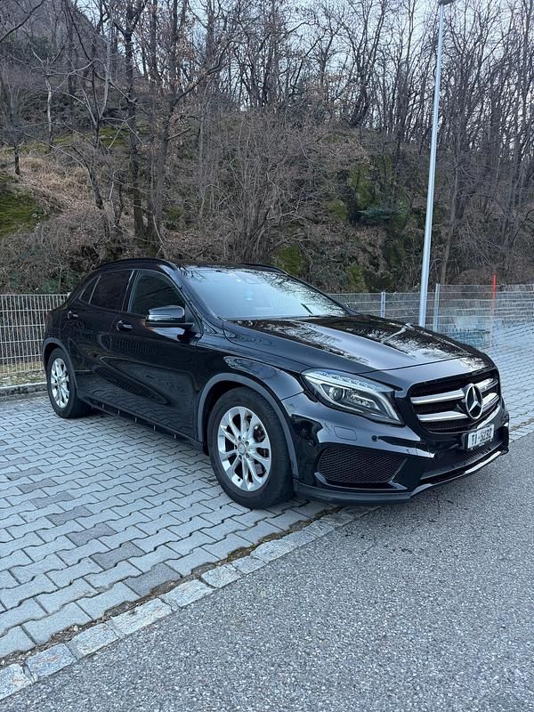 Gebraucht 2016 Mercedes GLA250 AMG line SUV | CHF 17’999 (Fairer Preis) - Bild 1/4