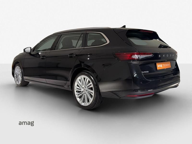 Gebraucht Skoda Superb SE L 193 PS (141 kW) 2024 Schwarz Kombi