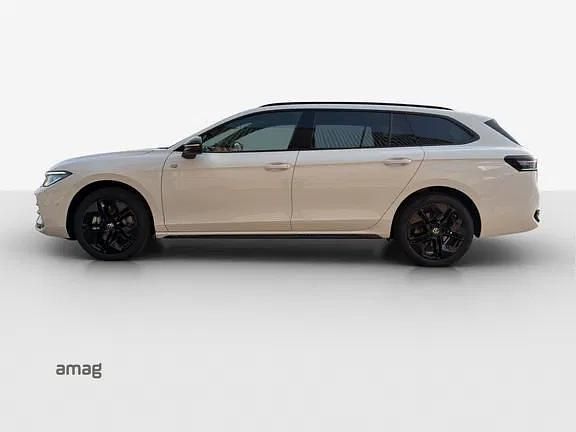 Neu VW Passat R-line 192 PS (141 kW) 2025 Pure white uni Kombi