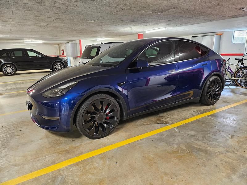 Gebraucht 2023 Tesla Model Y Performance SUV | CHF 42’500 (Teuer) - Bild 1/4