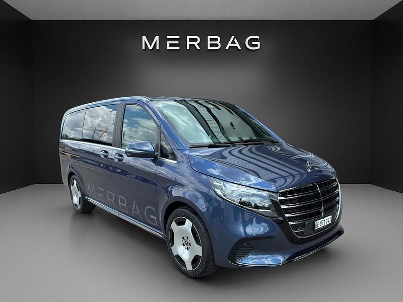 Blau Gebraucht 2025 Mercedes V300 Exclusive Van / Kleinbus | CHF 99’850 - Bild 1/4