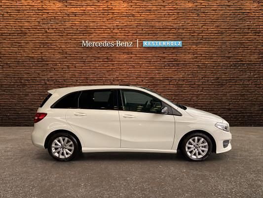 Gebraucht Mercedes B200 Night 156 PS (114 kW) 2018 Weiss Van / Kleinbus