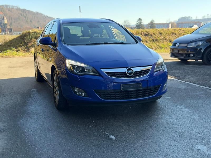Gebraucht Opel Astra 165 PS (121 kW) 2012 Kombi
