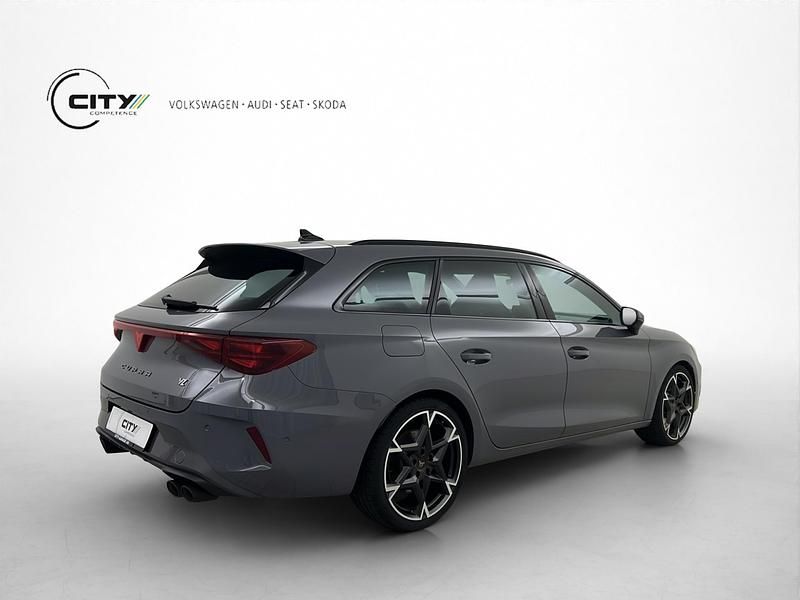 Gebraucht Cupra Leon VZ 333 PS (244 kW) 2025 Grau Kombi