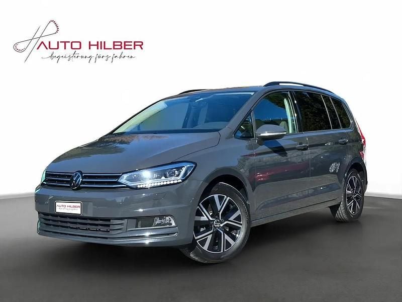 Gebraucht VW Touran Comfortline 150 PS (110 kW) 2026 Gray Van / Kleinbus