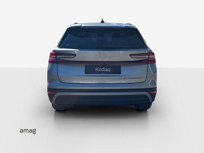 Neu Skoda Kodiaq Dynamic 193 PS (141 kW) 2026 Smokey diamondsilber, metallic SUV