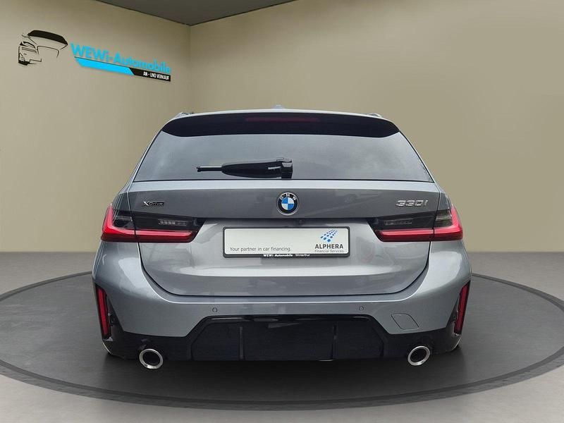 Gebraucht BMW 330 M Sport 245 PS (180 kW) 2025 Grau Kombi