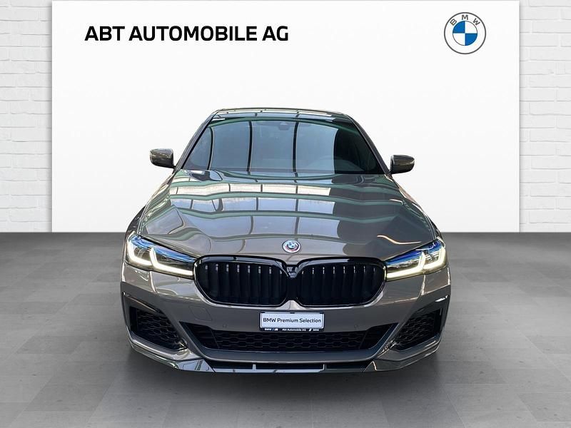 Gebraucht BMW M550 Shadowline 530 PS (389 kW) 2023 Grau Limousine