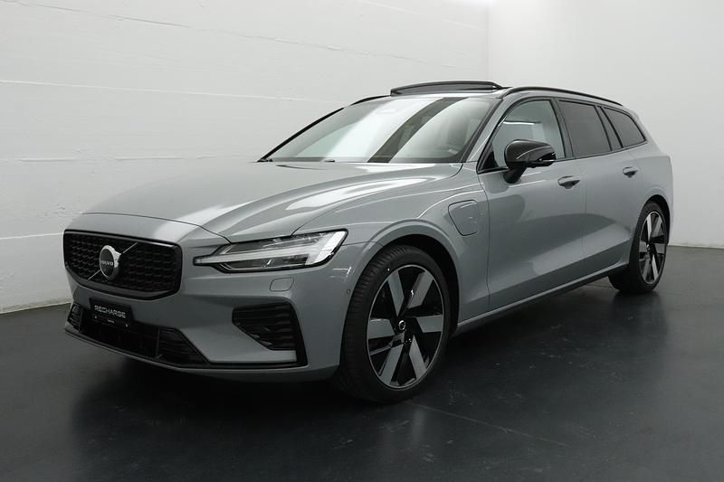 Grau Gebraucht 2025 Volvo V60 Ultimate Kombi | CHF 65’770 - Bild 1/4