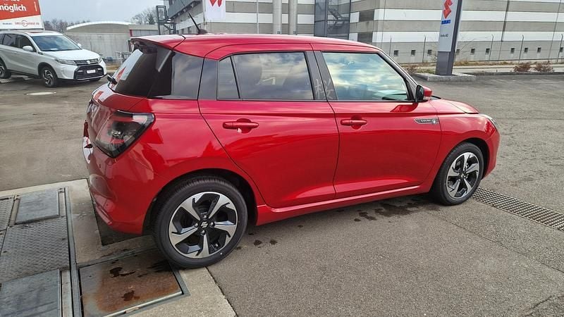 Neu Suzuki Swift 80 PS (58 kW) 2026 Rot Kleinwagen
