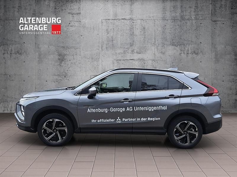 Gebraucht Mitsubishi Eclipse Cross Inform 188 PS (138 kW) 2024 Grau SUV