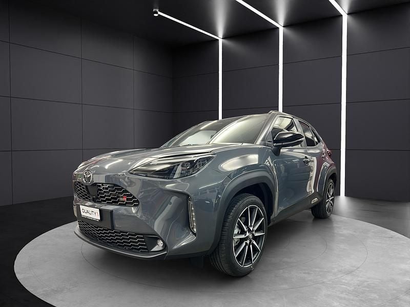 Grau Neu 2025 Toyota Yaris Cross Sport SUV | CHF 30’900 (Superpreis) - Bild 1/4