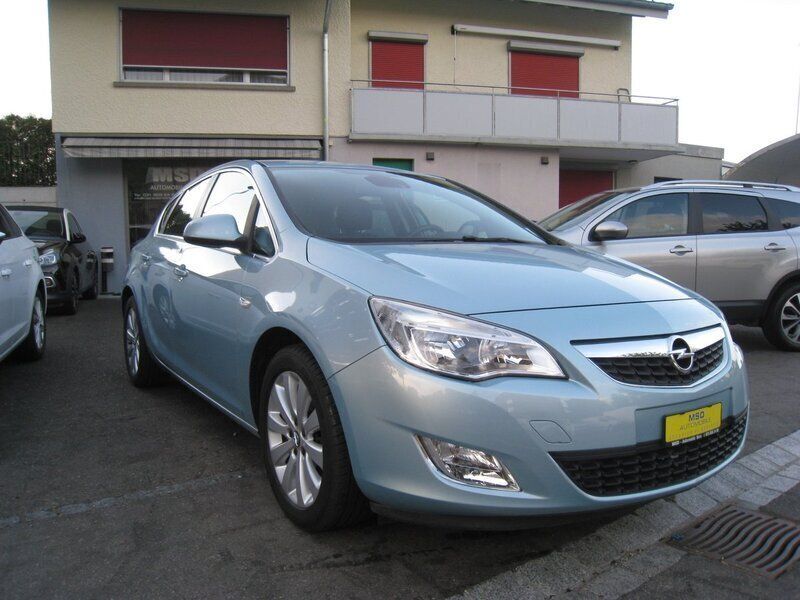 Gebraucht Opel Astra Cosmo 125 PS (91 kW) 2010 Limousine