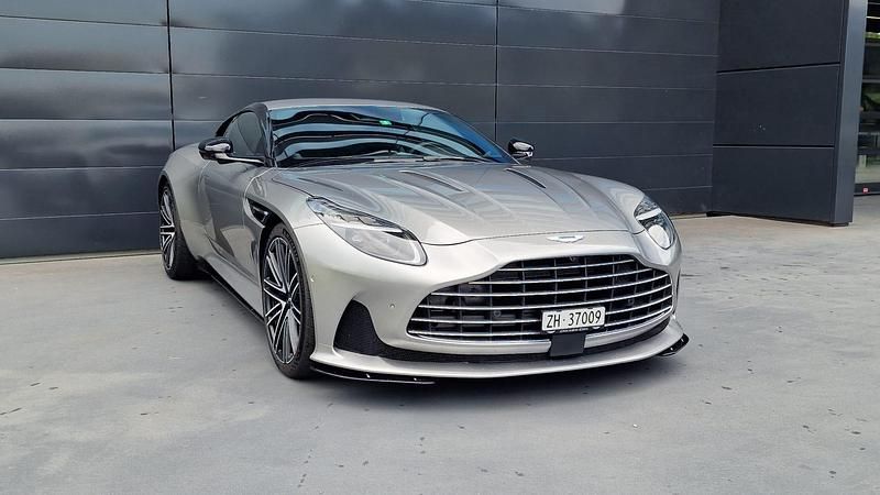 Gebraucht Aston Martin DB12 680 PS (500 kW) 2024 Silber Coupé