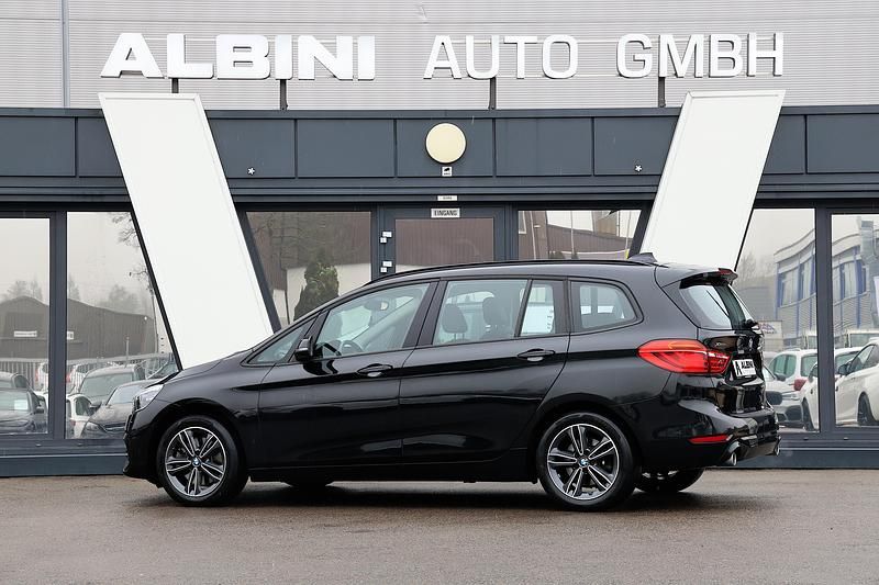 Gebraucht BMW 220 Gran Tourer Sport Line 190 PS (139 kW) 2021 Van / Kleinbus
