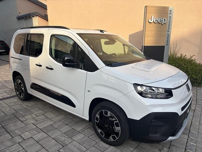 Neu Fiat e-Doblò Lounge 100 kW (136 PS) 2025 Van / Kleinbus