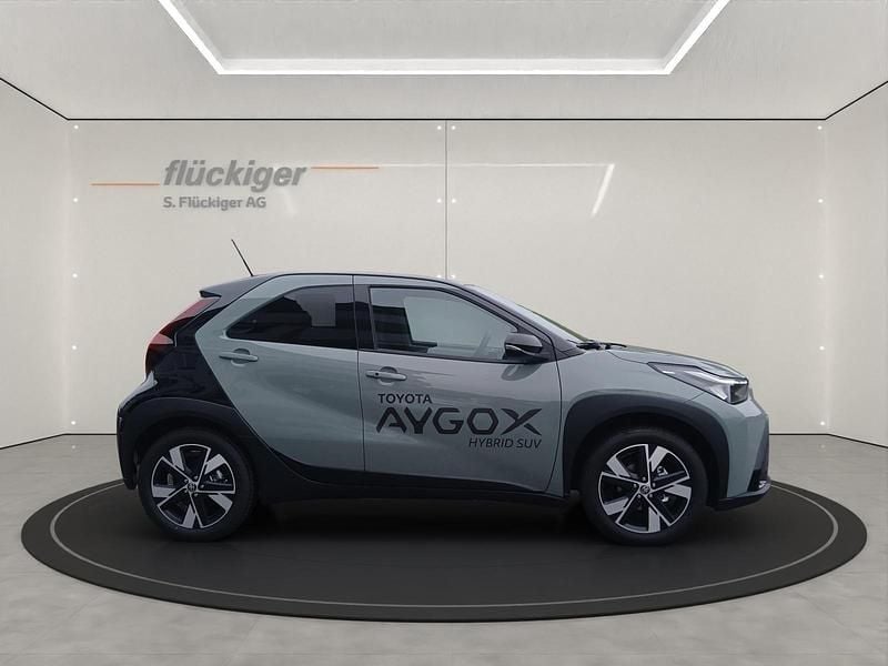 Neu Toyota Aygo X Trend 116 PS (85 kW) 2025 Grün SUV