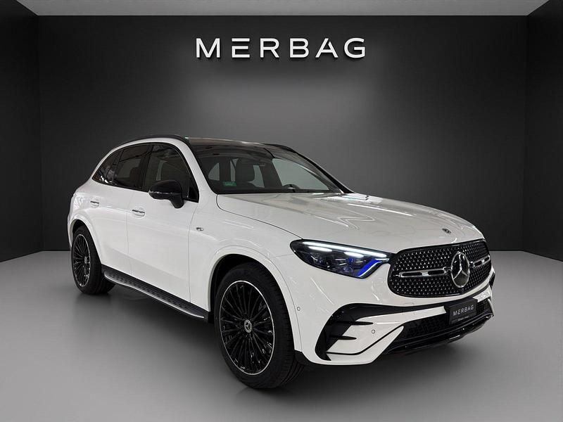 Weiss Neu 2025 Mercedes GLC300e SUV | CHF 87’700 - Bild 1/4
