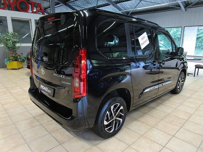 Neu Toyota Proace Verso City 100 kW (136 PS) 2025 Kombi