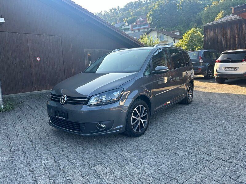 Gebraucht 2012 VW Touran Highline Van / Kleinbus | CHF 10’800 (Etwas zu teuer) - Bild 1/4