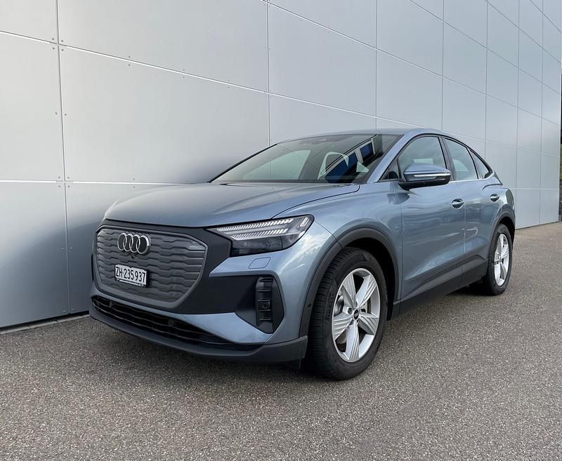 Gebraucht Audi Q4 Sportback e-tron S-Line 150 kW (204 PS) 2022 Blau SUV