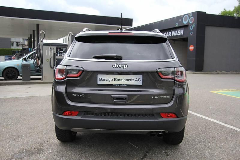 Gebraucht Jeep Compass Limited 170 PS (125 kW) 2018 Grau SUV