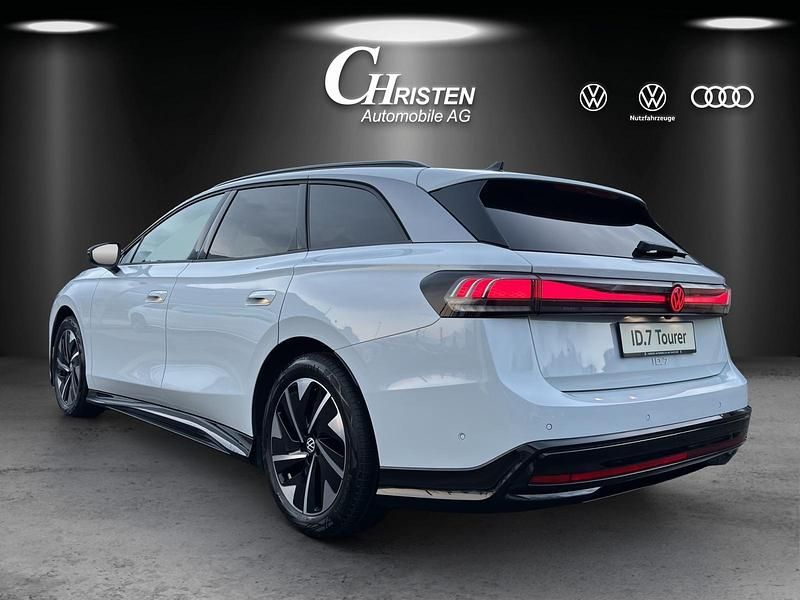 Gebraucht VW ID.7 Pro 210 kW (286 PS) 2024 Weiss Kombi