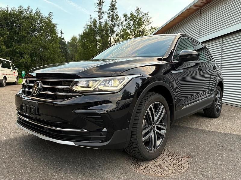 Schwarz Gebraucht 2023 VW Tiguan Elegance SUV | CHF 45’000 (Teuer) - Bild 1/4