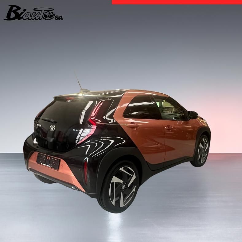 Neu Toyota Aygo X Style 116 PS (85 kW) 2026 Bronze SUV