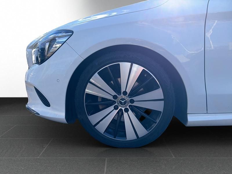 Gebraucht Mercedes CLA200 Night 136 PS (100 kW) 2018 Weiss Kombi