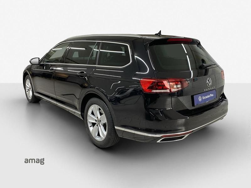 Gebraucht VW Passat Elegance 200 PS (147 kW) 2023 Deepblack perleffekt Kombi