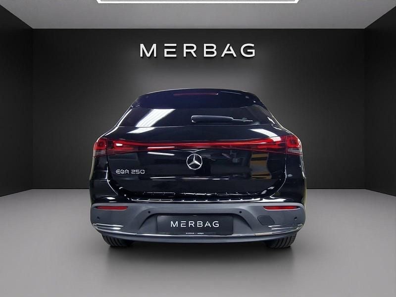 Gebraucht Mercedes EQA250 140 kW (191 PS) 2021 Schwarz SUV