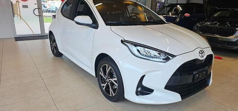 Neu 2025 Toyota Yaris Hybrid Sport Limousine | CHF 23’900 (Guter Preis) - Bild 1/4
