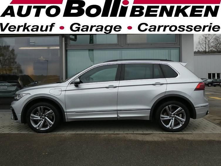 Silber Gebraucht 2021 VW Tiguan R-line SUV | CHF 28’980 (Etwas zu teuer) - Bild 1/4