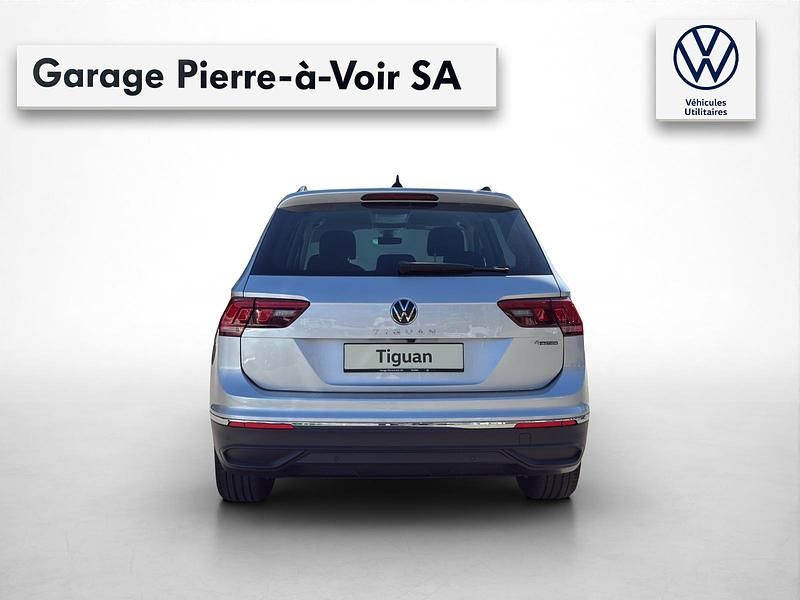 Gebraucht VW Tiguan Life 150 PS (110 kW) 2021 Silber SUV
