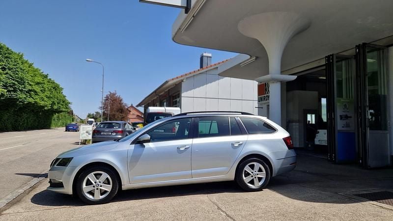 Gebraucht Skoda Octavia Ambition 150 PS (110 kW) 2019 Silber Kombi