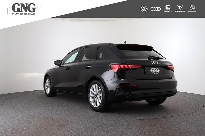 Gebraucht Audi A3 Ambiente 150 PS (110 kW) 2023 Schwarz Limousine